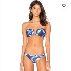 Mikoh Reunion V Wire Bandeau. Will only sell with top and bottom together.